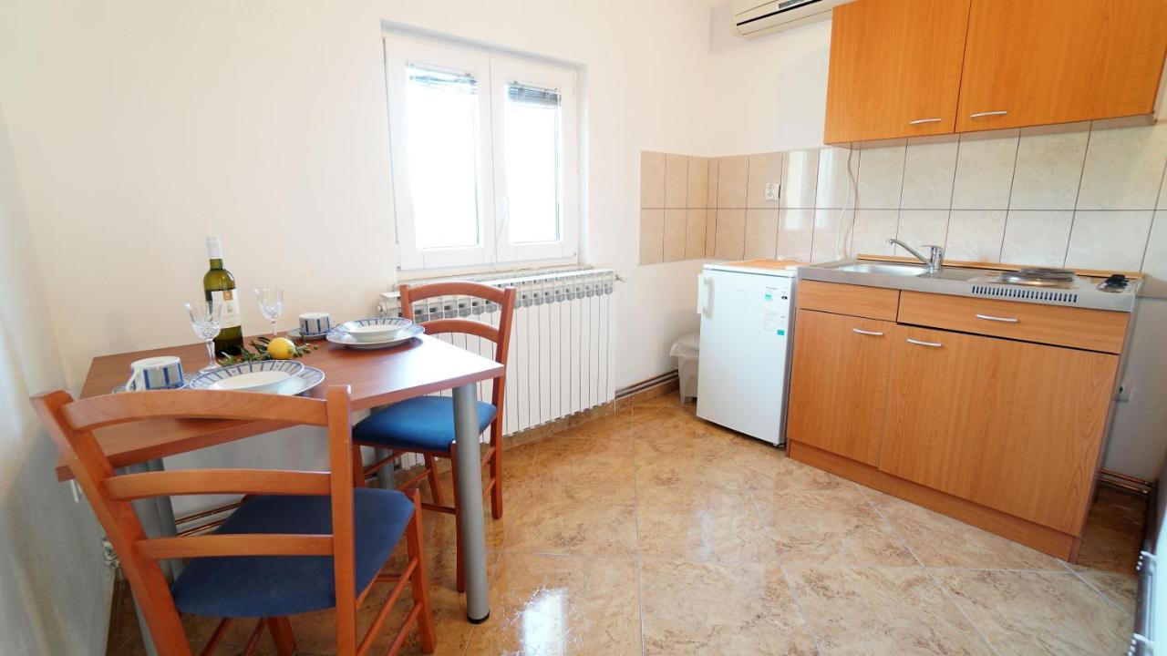 Apartments Kata Gornji Karin Buitenkant foto
