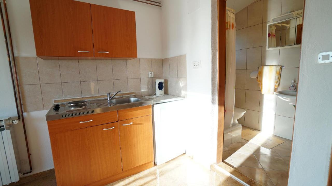 Apartments Kata Gornji Karin Buitenkant foto