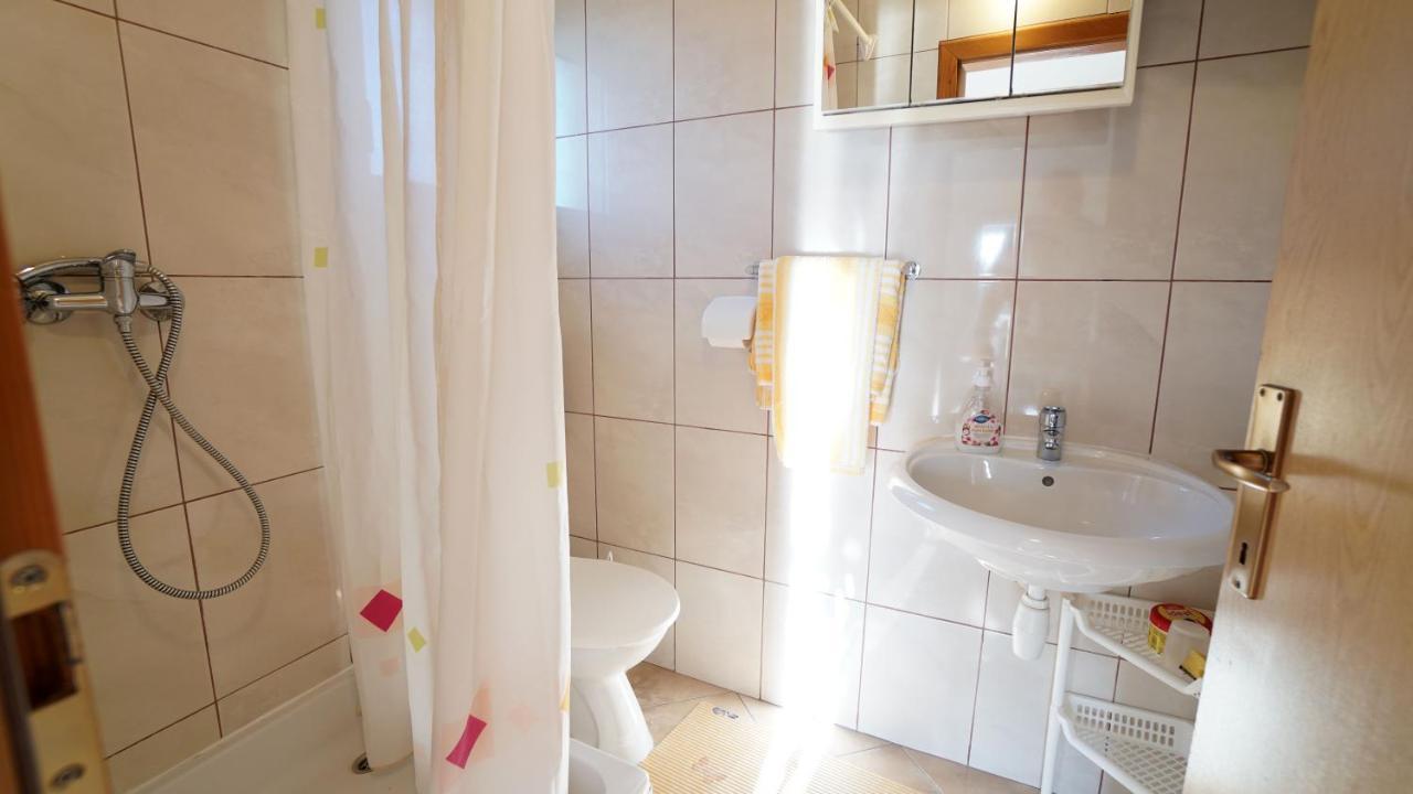 Apartments Kata Gornji Karin Buitenkant foto